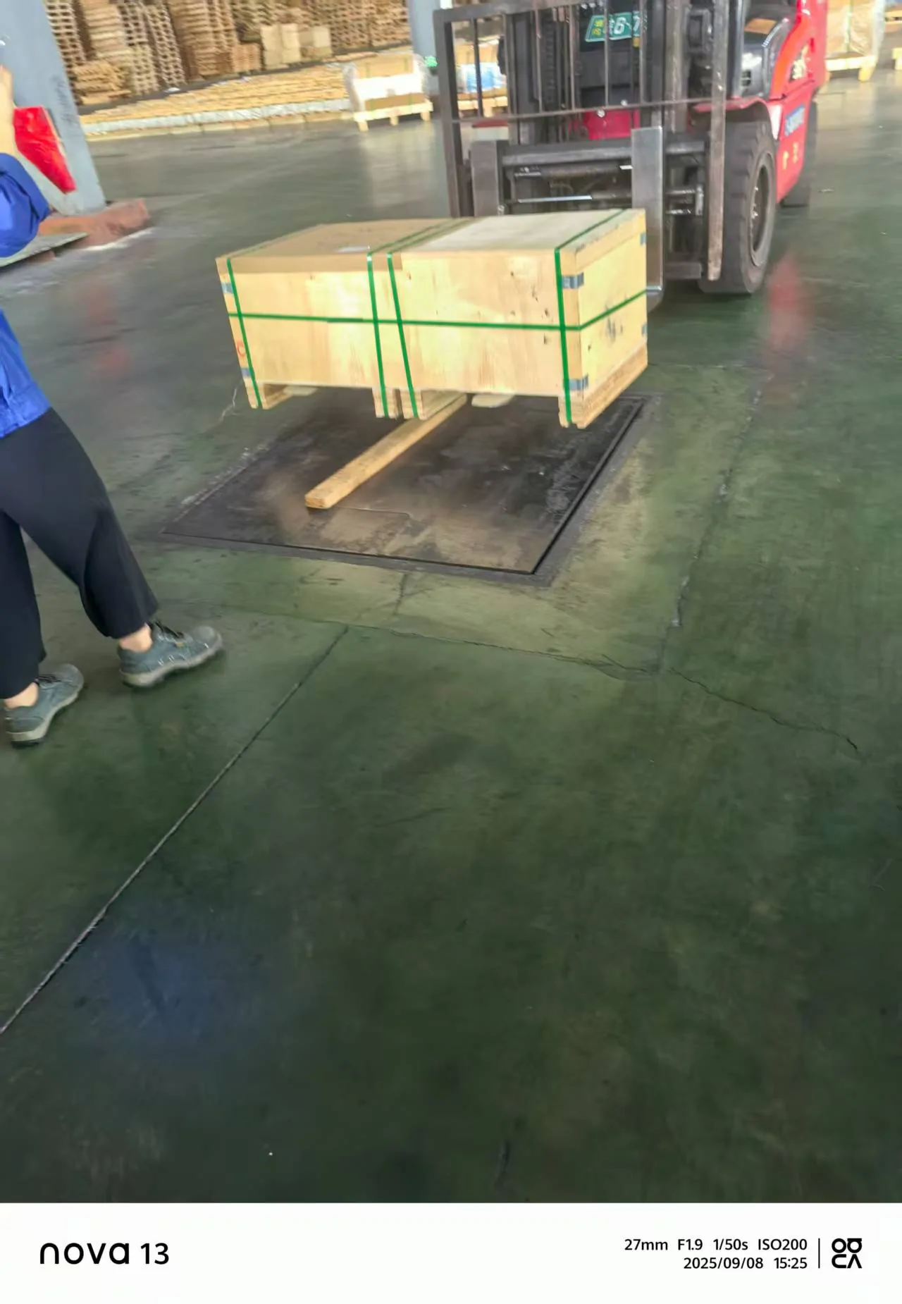 Junkai Copper Container loading photo 1