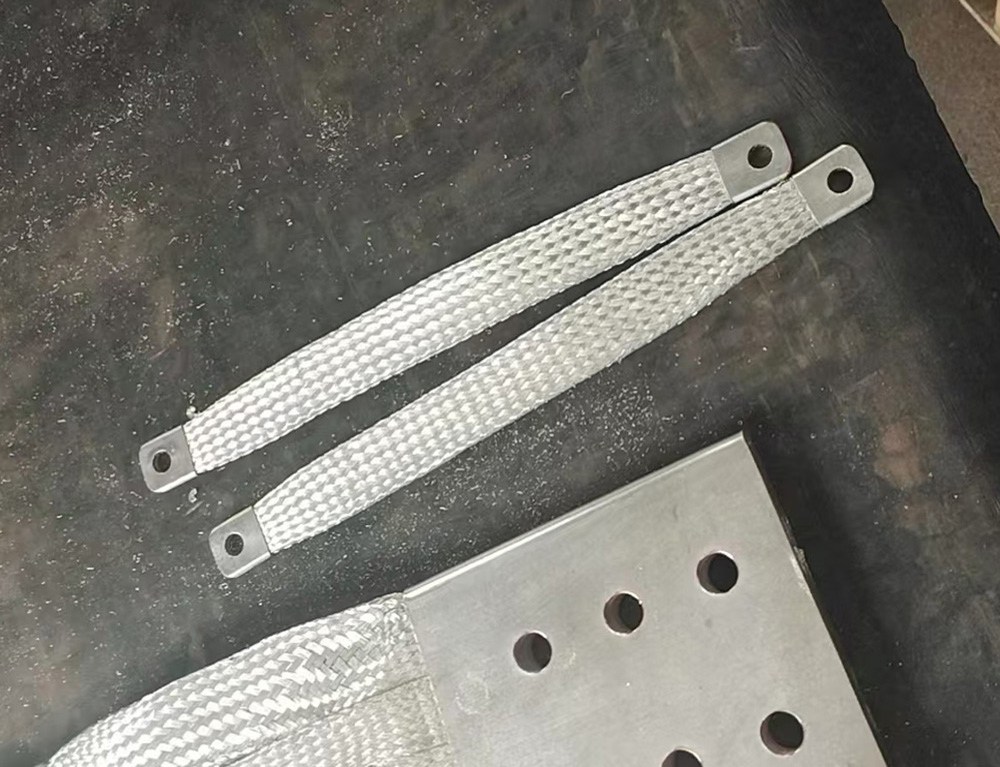 Flexible copper connector for electrical connection